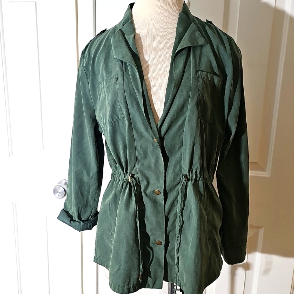 Umgee Green Women's Jacket. Army Vibe. Size Small. Snap Clousure.
